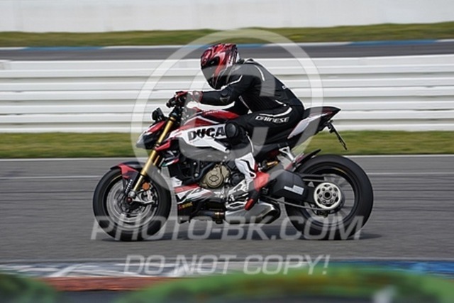 2023_05_01_PBK_26244 | Sportfotografie; SlowMotion; Video; Rennstrecke; Hafeneger; Speer; Racing; RSE; BMW; CBO; Trackday; Motorsportarena; Hockenheimring; Brno; Most; Barcelona; Valencia