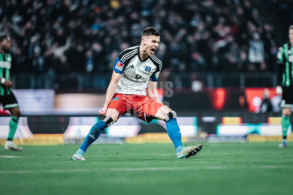 Fußball | Männer | Saison 2023/2024 | 2. Fußball-Bundesliga | 21. Spieltag | Hamburger SV vs. Hannover 96 | 09.02.2024 | Laszlo Benes (#8, HSV) beim Torjubel Emotionen