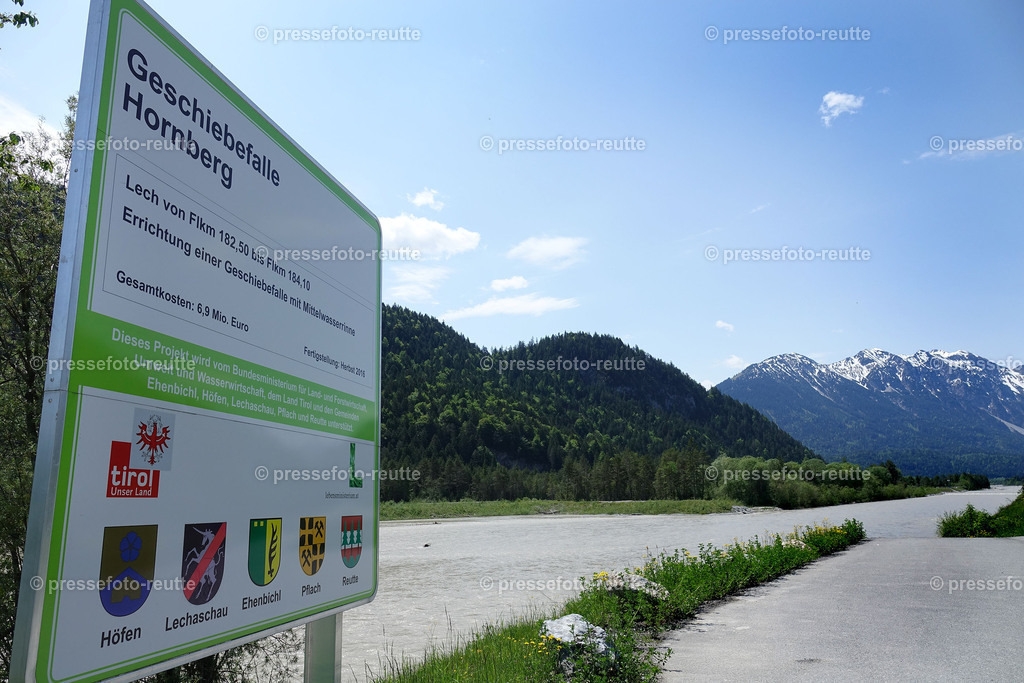 welltvi-Lech-bei-hoefen-Hochwasser-04062019-DSD01804 | Info aus dem Bezirk Reutte/Ausserfern Tirol sowie eine umfangreiche Bilddatenbank über die gesamte Region: Lechtal, Talkessel Reutte, Tannheimertal, Zwischentoren. Lech, Plansee, Zugspitze, Grenztunnel, B179, Fernpassstraße, Verkehr, Lawinen, Tradition, - Realisiert mit Pictrs.com