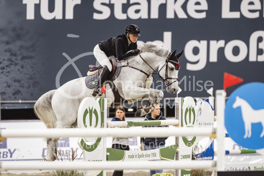 231028_Oldenburg_S1-Spr_Amateure-211 | Deine schönsten Turniermomente als professionelle Fotos! Entdecke hochwertige Pferdesport-Fotografie im Online-Shop. Jetzt Fotos finden & bestellen!