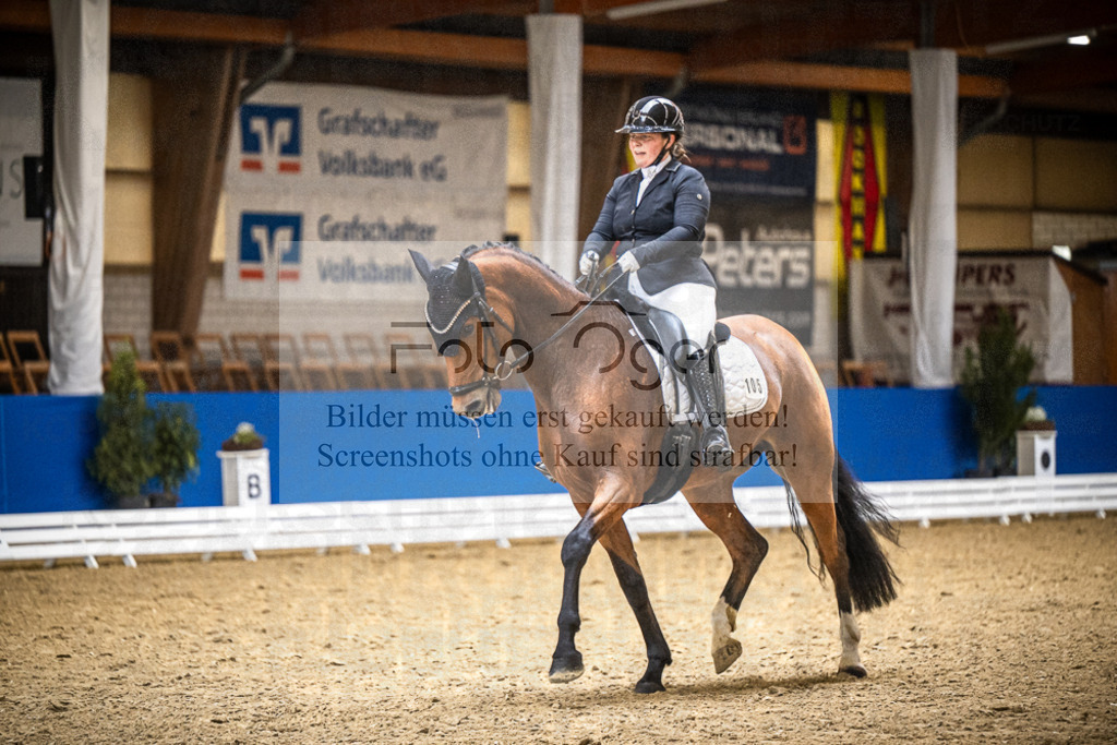 DOS_2915 | Entdecke hochwertige Reitturnierfotos von Foto Oger. Professionell, emotional und authentisch – jetzt Lieblingsmomente im Shop bestellen.Deutschlandweite Turnierfotografie. - Realisiert mit Pictrs.com