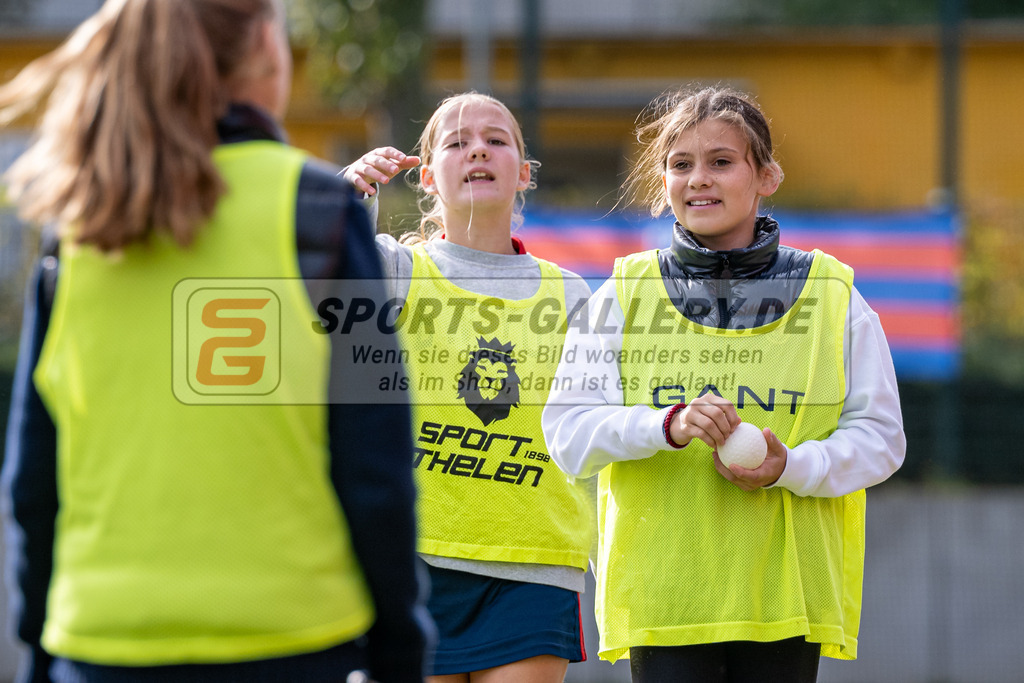 SFE_20231021_0086 | Deutsche Meisterschaft Weibliche U16 Halbfinale Uhlenhorst Mülheim - Berliner HC am 21.10.2023 in Köln (Düsseldorfer Hockeyclub 1905 e.V.), Photo: Stephan Fehrmann 2023 (Sports-Gallery)