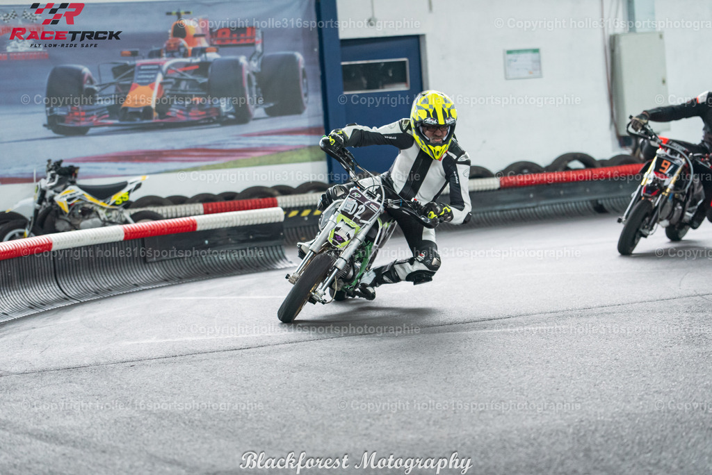 17_11_24racetrck.1108-14 | Sportfotografie , Motorsport, Motoross, Reitsport, Mointainbike, Enduro,
Landschaft , Outdoor, Eventfotografie, Landschaft, Bilder online bestellen - Realisiert mit Pictrs.com