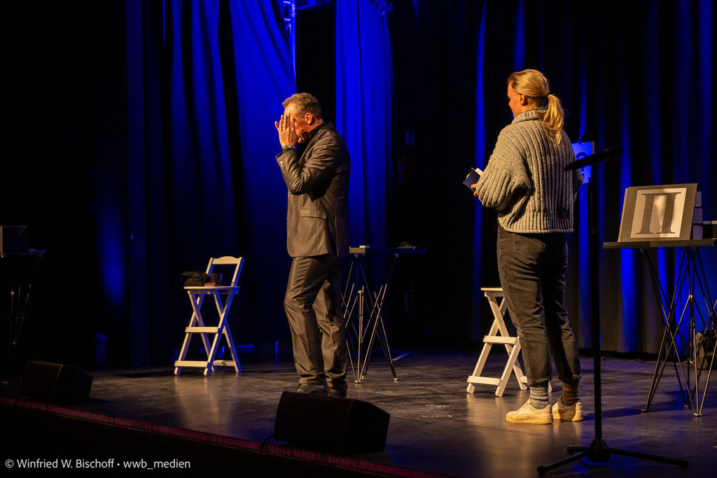 wwb-2412-0147 | <Fotografie> <Video> <Film> <Winfried Bischoff> - Realisiert mit Pictrs.com