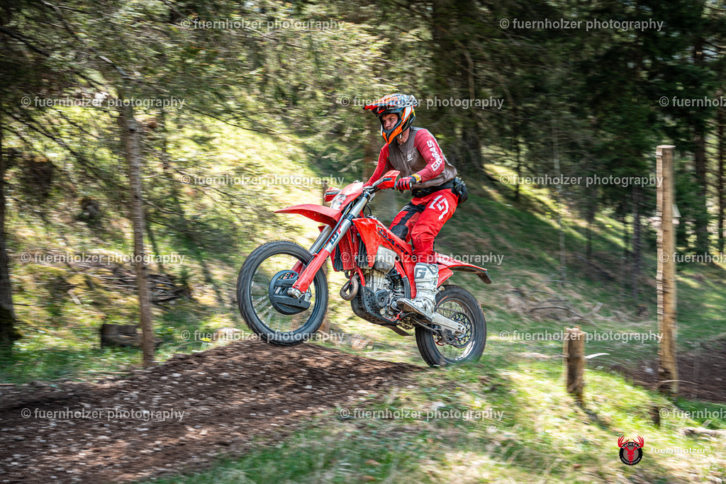 fuernholzer_250501-C1-624 | Fotografische Impressionen von der Red Stag Enduro Extreme by fuernholzer-photography.com. Endurosport in Österreich fotografisch festgehalten von fuernholzer. Auftragsfotografie für Private, Gewerbefotos und Industriefotografie. Eventfotografie, Sportfotografie und Motorsportfotografie. Anbieter von Fotoworkshops, Fototraining, fotografischen Vorträgen und Fotoseminaren.