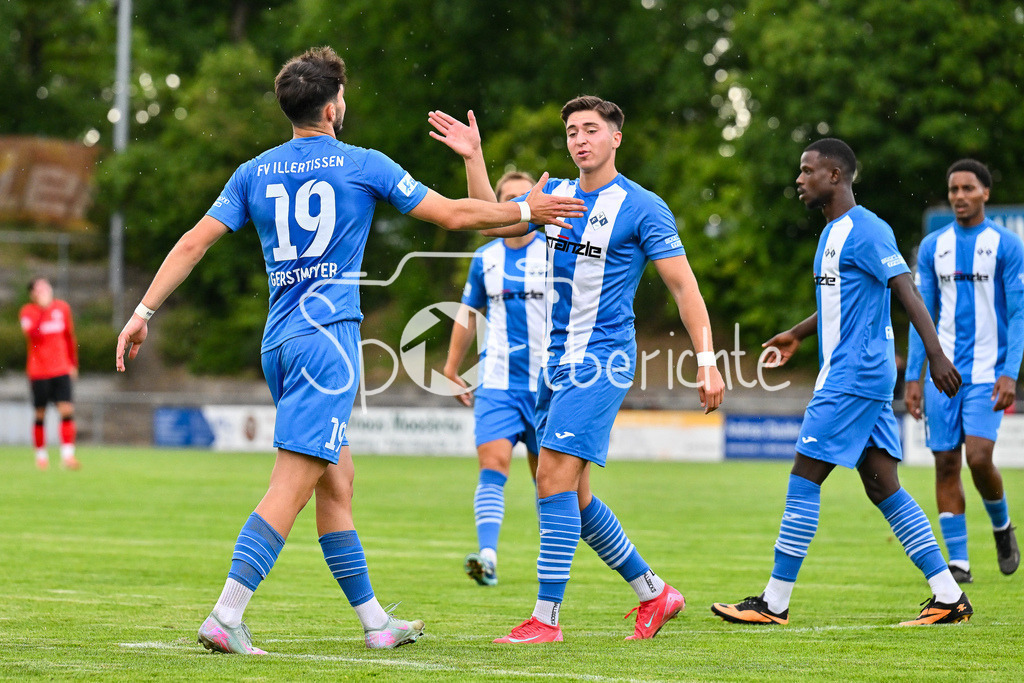 TSV Aindling - FV Illertissen | Jubel nach dem Treffer zum 0-1 durch Daniel GERSTMAYER (Illertissen 19) / Tor / Torschuetze / Freude / Happy / Verbandspokal Bayern: TSV Aindling - FV Illertissen, TSV Aindling Hauptplatz am 05.08.2025