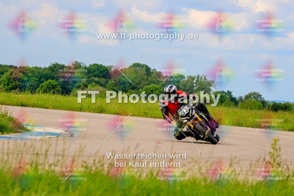 MotoTeam-1204 | Hier findet Ihr Bilder von Touristenfahrten auf der Nürburgring Nordschleife oder von anderen Veranstaltungen die ich besucht habe. Viel Spass beim Durch Schauen 