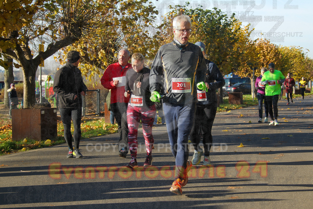 241201_1147_EV4_1793 | Sportfotografie im Rhein-Sieg Kreis, Köln, Bonn, NRW, Rheinland Pfalz, Hessen, etc. Unser Tätigkeitsfeld umfasst den Laufsport vom Volkslauf über den Marathon, Duathlon, Triathon bis zum Ultralauf wie Kölnpfad Ultra oder Schindertrail.