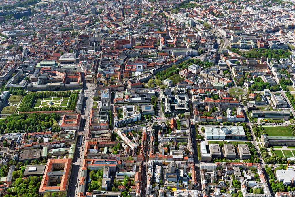 dr__0063067.jpg | MüNCHEN 29.04.2025 Stadtansicht des Innenstadtbereiches an der Ludwigstraße in München im Bundesland Bayern, Deutschland. // City view on down town on street Ludwigstrasse in Munich in the state Bavaria, Germany. Foto: Daniel Reiter
