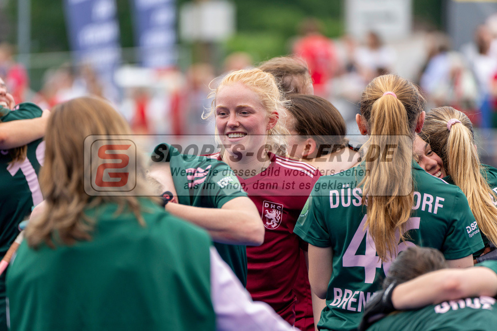 Final4_20250531-1432-HK107798 | Krefeld, Deutschland, 31.05.2025:  Feldhockey Final4 2025 – „Deutsche Feldhockey-Meisterschaften 2025“ im Gerd-Wellen-Hockeyanlage am 31.05.2025 in Krefeld, Deutschland. (Foto von Kramhöller/Fehrmann/Kaste)Krefeld, Germany, 31.05.2025: Feldhockey Final4 2025 – „Deutsche Feldhockey-Meisterschaften 2025“ in Gerd-Wellen-Hockeyanlage at 31.05.2025 in Krefeld, Deutschland. (Foto from Kramhöller/Fehrmann/Kaste)