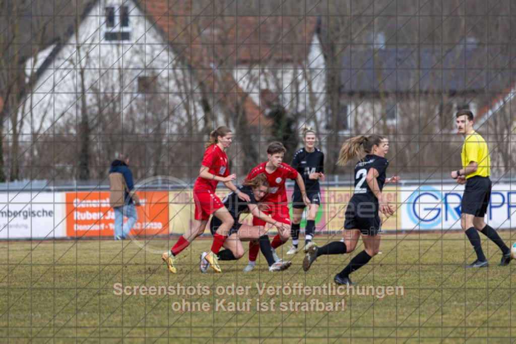20250223_131146_0053 | #,1.FC Donzdorf (rot) vs. TSV Tettnang (schwarz), Fussball, Frauen-WFV-Pokal Achtelfinale, Saison 2024/2025, Rasenplatz Lautertal Stadion, Süßener Straße 16, 73072 Donzdorf, 23.02.2025 - 13:00 Uhr,Foto: PhotoPeet-Sportfotografie/Peter Harich