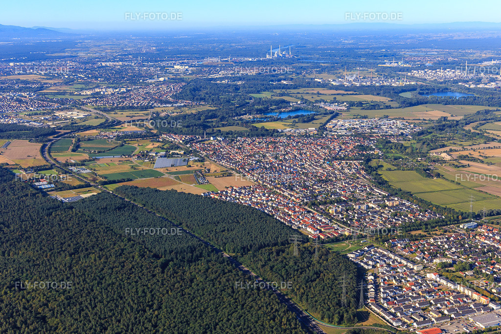 Stadtansicht aus Nordosten | Luftbild: Stadtansicht aus Nordosten im Ortsteil Eggenstein in Eggenstein-Leopoldshafen im Bundesland Baden-Württemberg in Deutschland. Foto: IMG_093979.jpg vom 23.08.2016 durch Werner Riehm/FLY-FOTO.de - Realisiert mit Pictrs.com