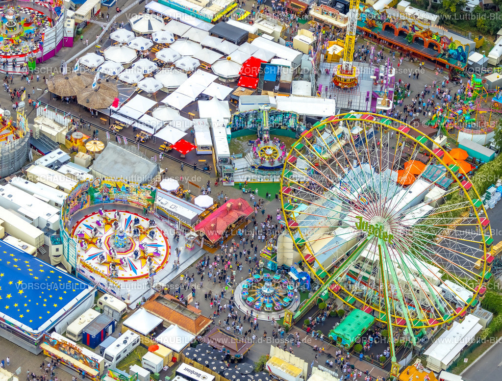 Herne220804079CrangerKirmes |  Luftbild, Cranger Kirmes in Herne-Crange, gut 50 Fahrgeschäfte laden auf das größte Volksfest in NRW ein, Unser Fritz, Herne, Ruhrgebiet, Nordrhein-Westfalen, Deutschland