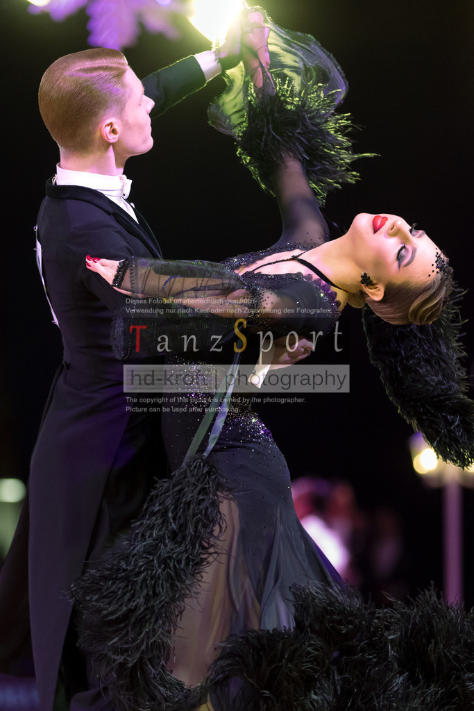 20241215_WDSF_Int_Open_Std-Riga-9137 | Tanzsportbilder, Standardtanz, Lateintanz, WDSF, DTV, LTVB, dancecomp, goc, hessen tanzt, blaues band der spree, walzer, tango, wiener walzer, slowfox, quickstepp, samba, rumba, cha-cha-cha, paso doble. jive, hd-kroft photography, turniertanzsport