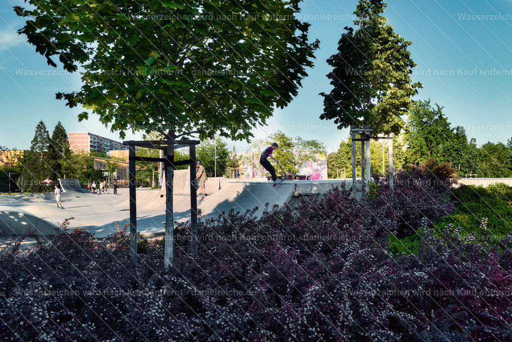 Leipzig Grünau Heizhaus Skatepark (Frühjahr 2024) | Leipzig Grünau Heizhaus Skatepark (Frühjahr 2024) - Realisiert mit Pictrs.com