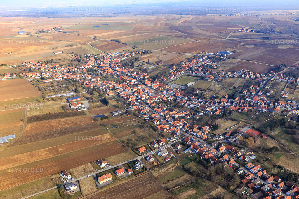 Vue aérienne: Rue des Forgerons depuis le sud-ouest à Seebach dans le département Bas Rhin, France – .Photo: IMG_096905.jpg prise le 19/02/2017 par Werner Riehm/FLY-FOTO.eu – Résolution de l'original: 5472 x 3648 px