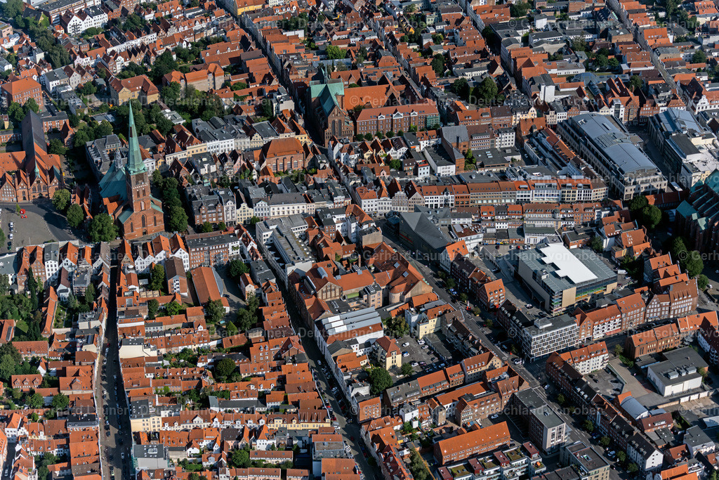 4038282 | Innenstadtbereich Lübeck  um die St. Jakobi Kirche