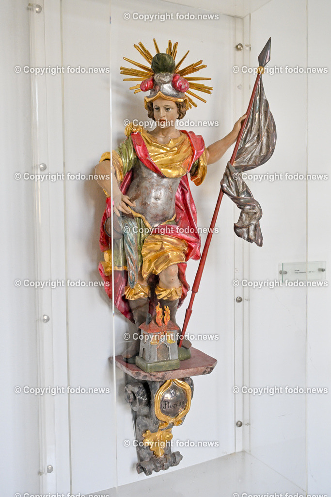 Stift St. Florian_ Augustiner Chorherrenstift_ 05.04.2024-4 | 05.04.2024, St. Florian, AUT, Augustiner Chorherrenstift St. Florian, im Bild Statue des Hl. Florian