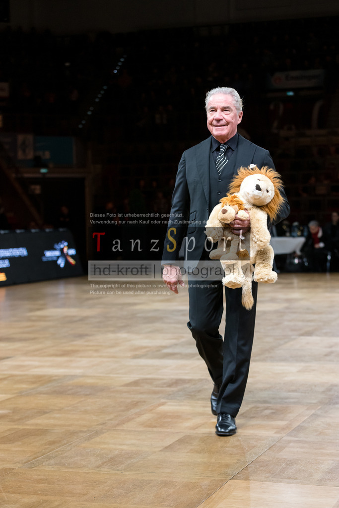 20241109_DM-Formationen_Vorrunde_2233 | Tanzsportbilder, Standardtanz, Lateintanz, WDSF, DTV, LTVB, dancecomp, goc, hessen tanzt, blaues band der spree, walzer, tango, wiener walzer, slowfox, quickstepp, samba, rumba, cha-cha-cha, paso doble. jive, hd-kroft photography, turniertanzsport