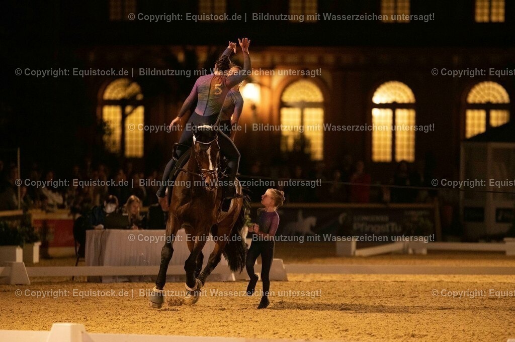 20230527_Voltigieren_NASPA_Flutlicht_1111 | equistock