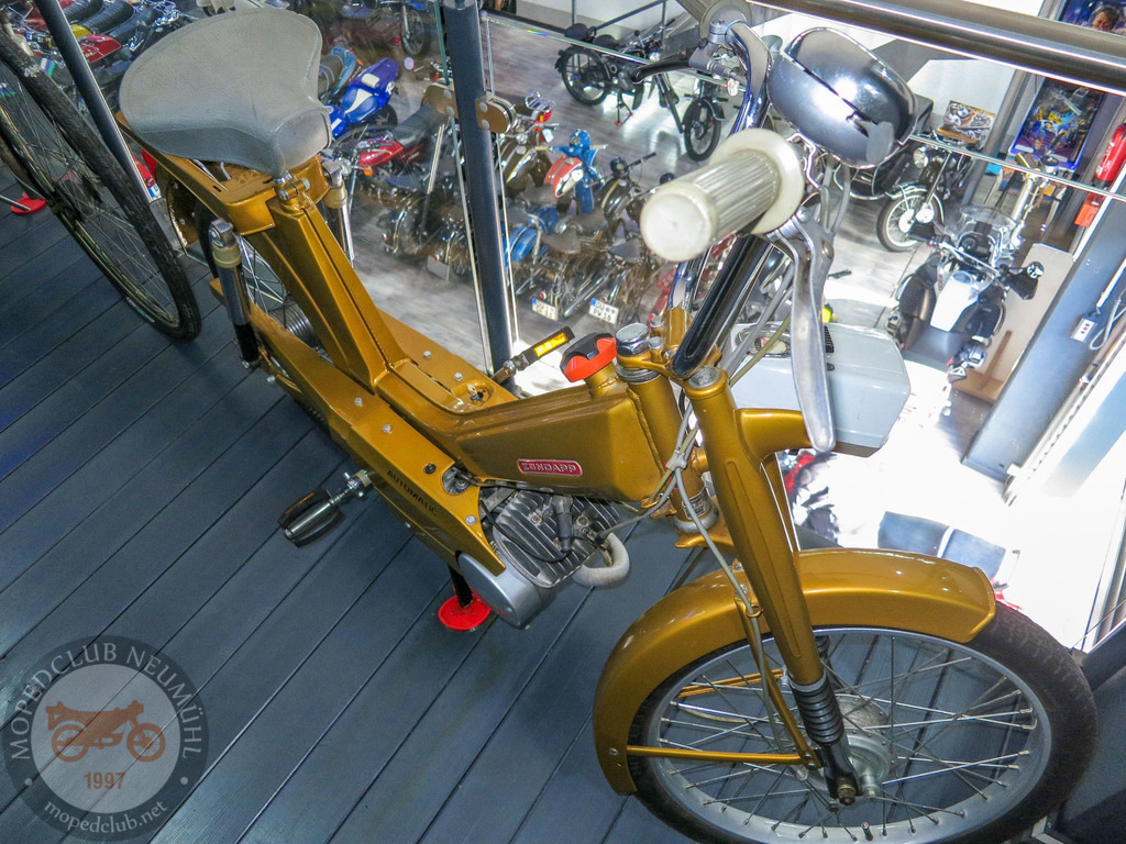 MopedmuseumNeumühl_151023_076 | Bildergalerie von Sport-Ereignissen aber auch von weiteren spannenden Dingen - nicht nur vom Niederrhein. In Anlehnung an den bekannten Spruch von Hanns Dieter Hüsch heißt das Motto: "Niederrhein ist überall".  - Realisiert mit Pictrs.com