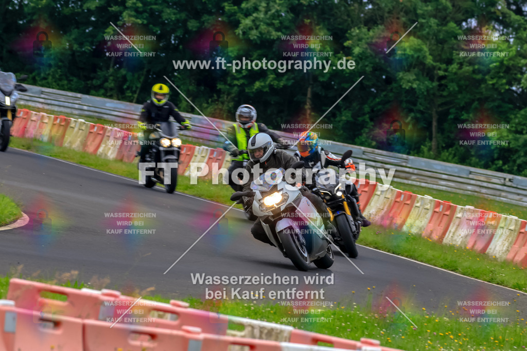 VBK-6563 | Hier findet Ihr Bilder von Touristenfahrten auf der Nürburgring Nordschleife oder von anderen Veranstaltungen die ich besucht habe. Viel Spass beim Durch Schauen 
