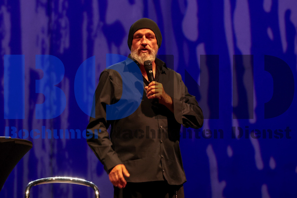 Zeltfestival Ruhr 2024 - Torsten Straeter  {date} -  | {headline}(Foto: Sebastian Sendlak / BOND) - Realisiert mit Pictrs.com