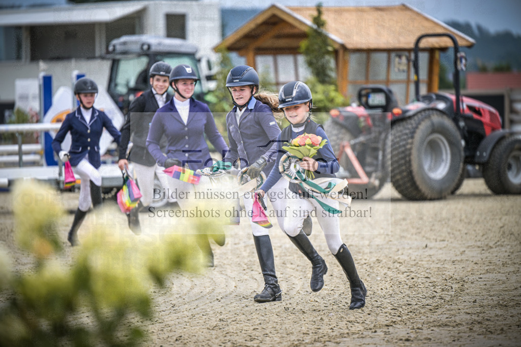 DOS_0110 | Entdecke hochwertige Reitturnierfotos von Foto Oger. Professionell, emotional und authentisch – jetzt Lieblingsmomente im Shop bestellen.Deutschlandweite Turnierfotografie. - Realisiert mit Pictrs.com