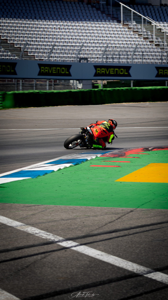 Ducati Trackday Hockenheimring 2026 | Entdecken Sie die faszinierende Welt von Alexander Tschuncky Arts: Kreative Fotografie, atemberaubende Automobilkunst und hochwertiger Bilderdruck. Lassen Sie sich inspirieren! - Realisiert mit Pictrs.com