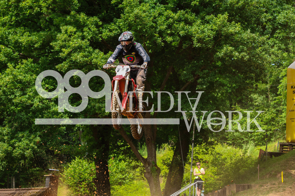 5E6A4973 | 989 MEDIAWORK