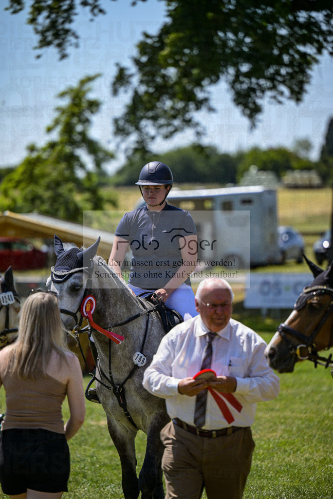 Reitturnier Voxtrup | Entdecke hochwertige Reitturnierfotos von Foto Oger. Professionell, emotional und authentisch – jetzt Lieblingsmomente im Shop bestellen.Deutschlandweite Turnierfotografie. - Realisiert mit Pictrs.com