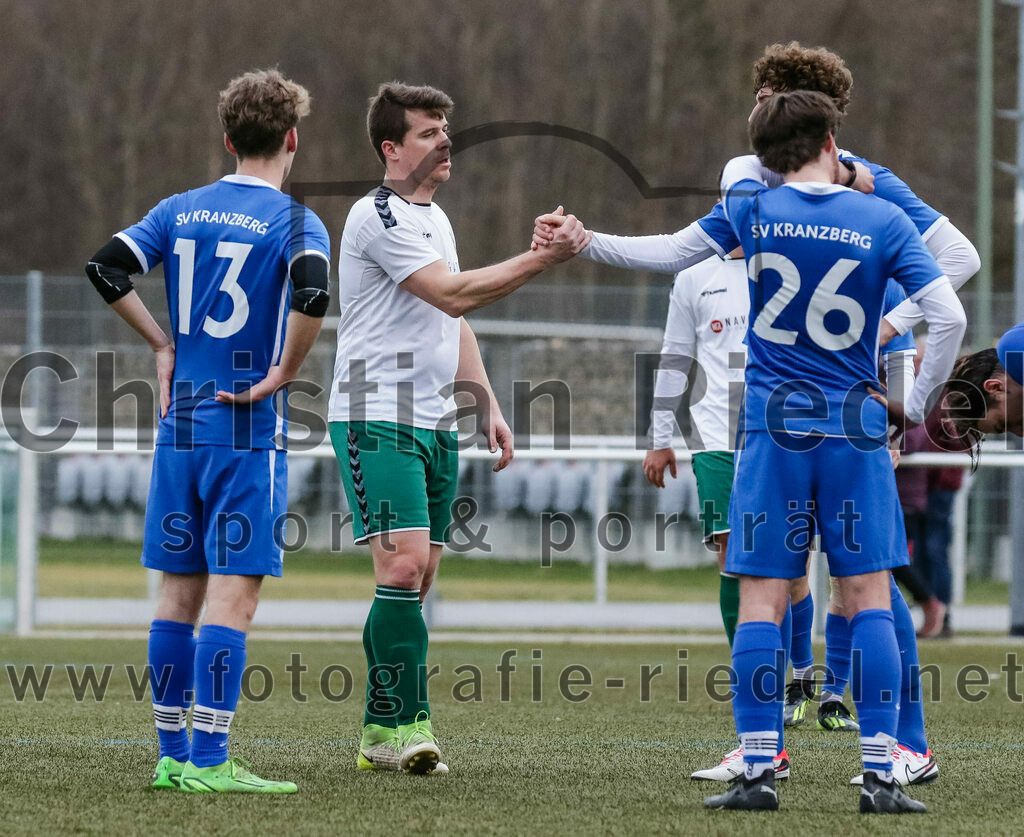 2024-02-17_069_FC_Schwaig_gegen_SV_Kranzberg | Marzling, Deutschland, 17.02.2024:
Fußball, Landesliga Südost 2023 / 2024, Testspiel, FC Schwaig gegen SV Kranzberg, Endergebnis: 4:1

Johannes Lühr (SV Kranzberg, #13), Benjamin Held (FC Schwaig, #17), Bastian Walter (SV Kranzberg, #26)

Foto: Christian Riedel / fotografie-riedel.net