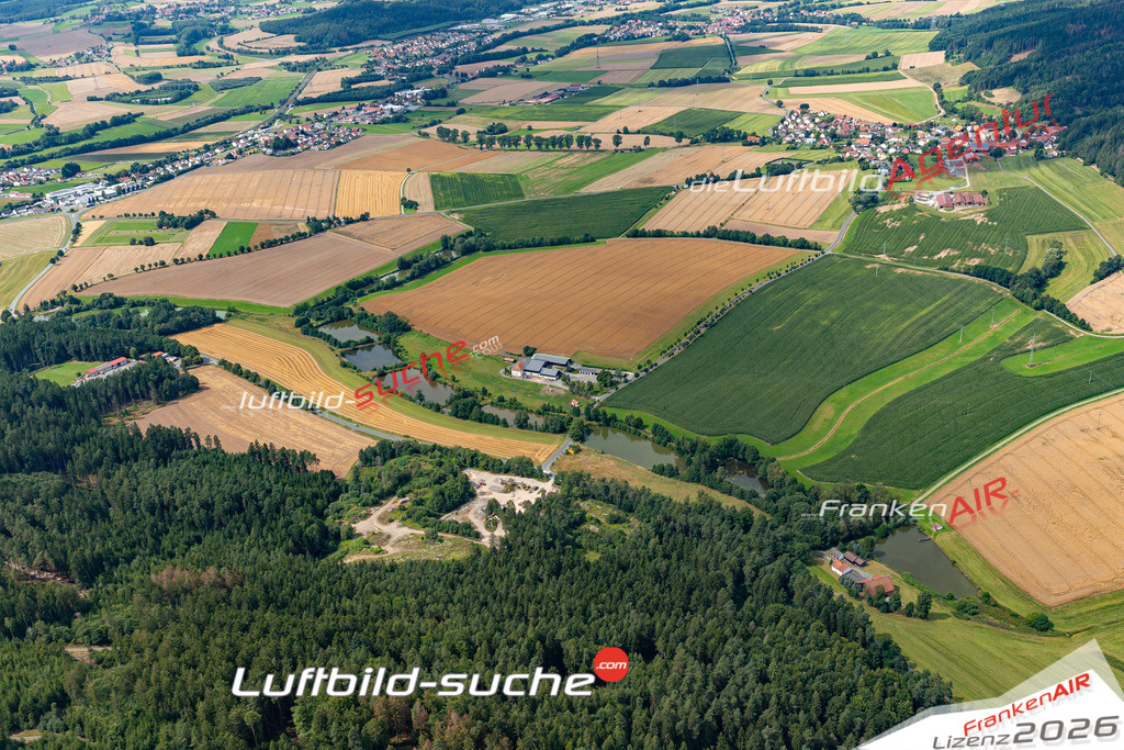 Aktuelles Luftbild von Glosberg Kronach Kauf mit Lizenz / Bildrechten möglich- Die Luftaufnahme wurde 2021 mittels UL-Flugzeug erstellt ( keine Drohne ) - hochauflösende Kamera-Systeme von  Canon -Beste Qualität - Für grossformatige Ausdrucke geeignet. Die Geschenkidee !