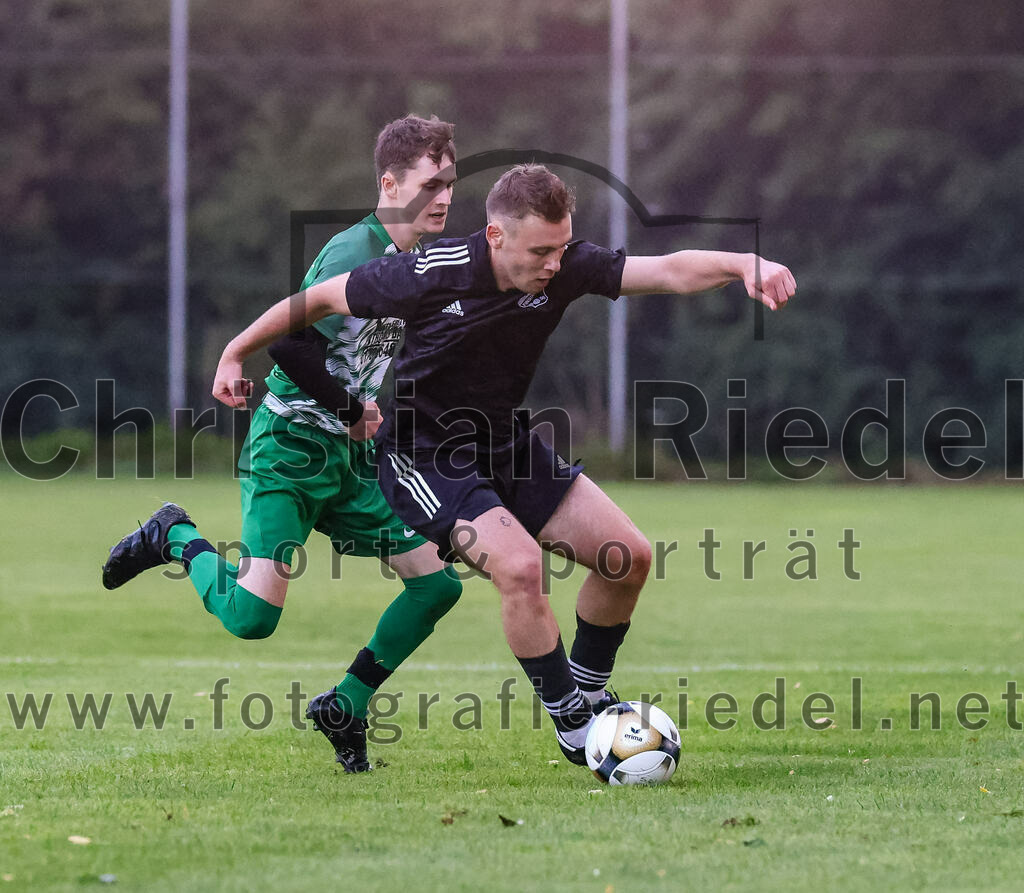 2023-07-25_043_SpVgg_Neuching_gegen_FC_Finsing | Neuching, Deutschland, 25.07.2023:
Fußball, A-Klasse 2023 / 2024, Toto Pokal, SpVgg Neuching gegen FC Finsing, Endergebnis: 2:4

Rene Wagner (SpVgg Neuching, #11), Patrick Forchhammer (FC Finsing, #13)

Foto: Christian Riedel / fotografie-riedel.net