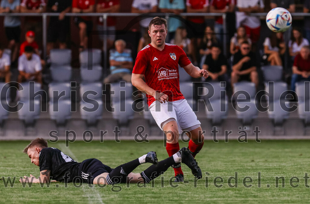 2023-08-25_054_FC_Finsing_gegen_FC_Lengdorf | Finsing, Deutschland, 25.08.2023:
Fußball, Kreisliga 2023 / 2024, 6. Spieltag, FC Finsing gegen FC Lengdorf, Endergebnis: 5:0

Valentin Bachmeier (FC Finsing, #6), Florian Spielberger (FC Lengdorf, #10)

Foto: Christian Riedel / fotografie-riedel.net