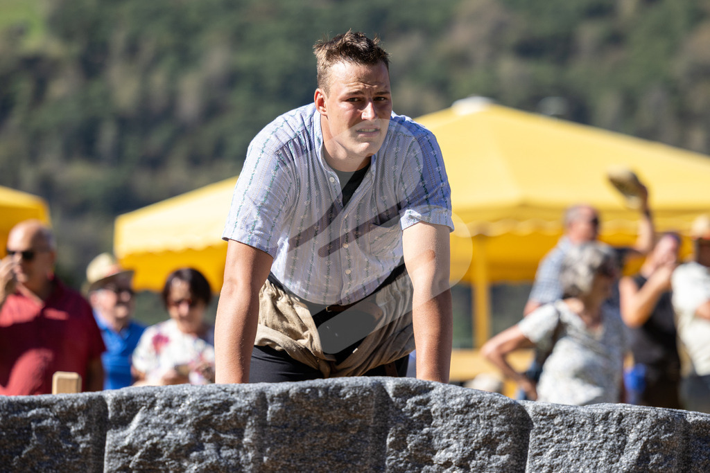 TESSINER2025_03_Gang_0123 | Die Schwinger des Schwyzer Kantonalen Schwingerverbandes: Fotos, die Dynamik und Leidenschaft festhalten, sowie emotionale Momente aus dem traditionellen Schwingsport zeigen. - Realisiert mit Pictrs.com