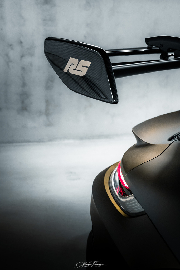 R6AT1500 _Alexander Tschuncky | Entdecken Sie die faszinierende Welt von Alexander Tschuncky Arts: Kreative Fotografie, atemberaubende Automobilkunst und hochwertiger Bilderdruck. Lassen Sie sich inspirieren! - Realisiert mit Pictrs.com