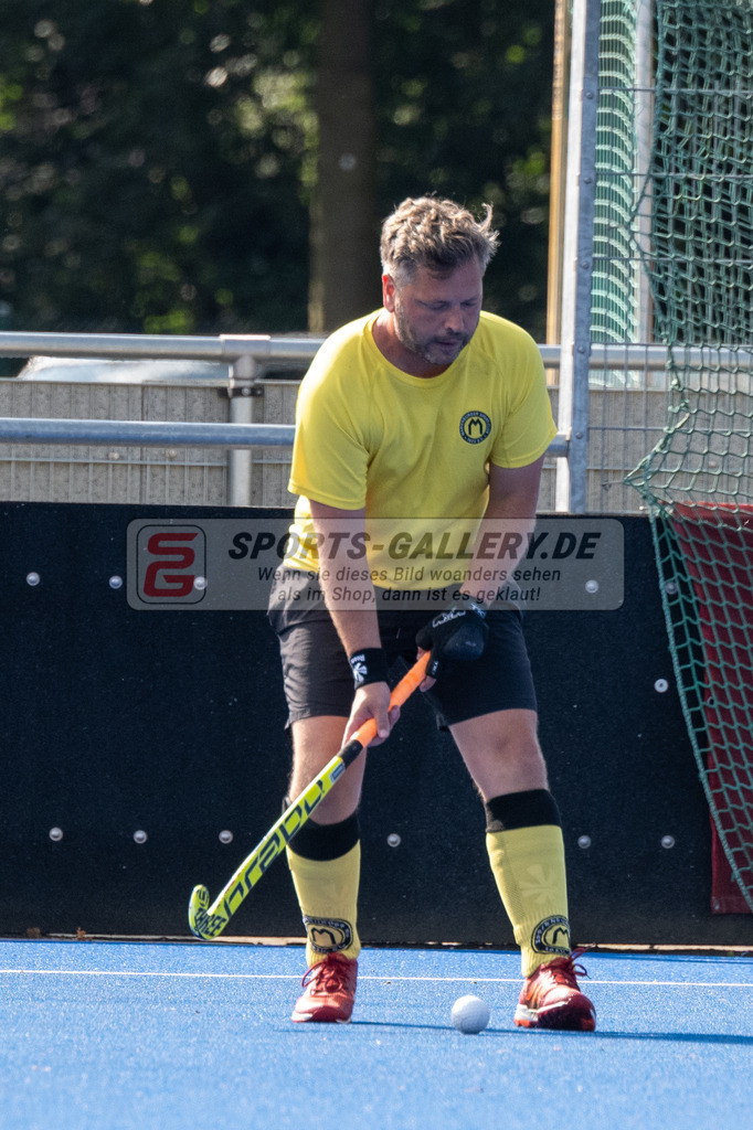 SFE_20240817_0028 | Krefeld, Deutschland, 17.08.2024:  European Cup for Recreational Hockey Players im KTHC Stadion Rot-Weiss Köln Tennis and Hockey Club am 17.08.2024 in Krefeld, Deutschland. (Foto von Stephan Fehrmann)Krefeld, Germany, 17.08.2024: European Cup for Recreational Hockey Players in KTHC Stadion Rot-Weiss Köln Tennis and Hockey Club at 17.08.2024 in Krefeld, Deutschland. (Foto from Stephan Fehrmann)