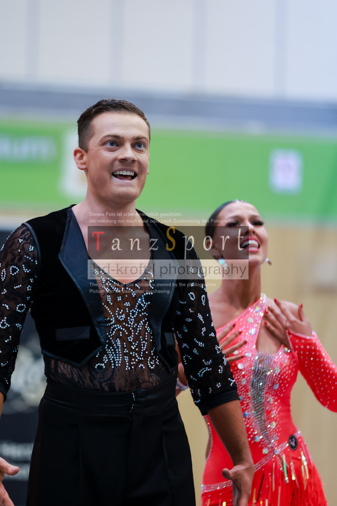 20260307_Solo-Forma_BL2_Nbg09900 | Tanzsportbilder, Standardtanz, Lateintanz, WDSF, DTV, LTVB, dancecomp, goc, hessen tanzt, blaues band der spree, walzer, tango, wiener walzer, slowfox, quickstepp, samba, rumba, cha-cha-cha, paso doble. jive, hd-kroft photography, turniertanzsport