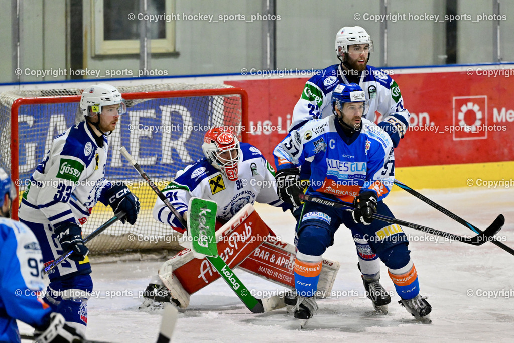 ESC SPARKASSE STEINDORF vs. UECR Huben  | #33 Sotlar Jure UECR EISBÄREN HUBEN, #31 Sicher Michael UECR EISBÄREN HUBEN, #57 Wilfan Franz ESC Steindorf, #22 Waldner Elias UECR EISBÄREN HUBEN, ESC SPARKASSE STEINDORF vs. UECR Huben , ESC SPARKASSE STEINDORF vs. UECR Huben  am 06.02.2026 in Steindorf (Ossiachersee Halle), Austria, (Photo by Bernd Stefan)