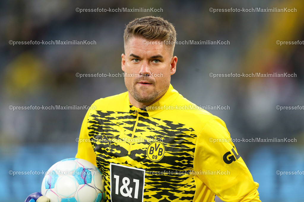 BVB13092401001 | 13.09.2024, 1. Fußball Bundesliga, Borussia Dortmund - 1. FC Heidenheim 1846, Signal Iduna Park, Saison 2024 2025: Torwart Alexander Meyer (BVB #33)DFB regulations prohibit any use of photographs as image sequences and or quasi-video.