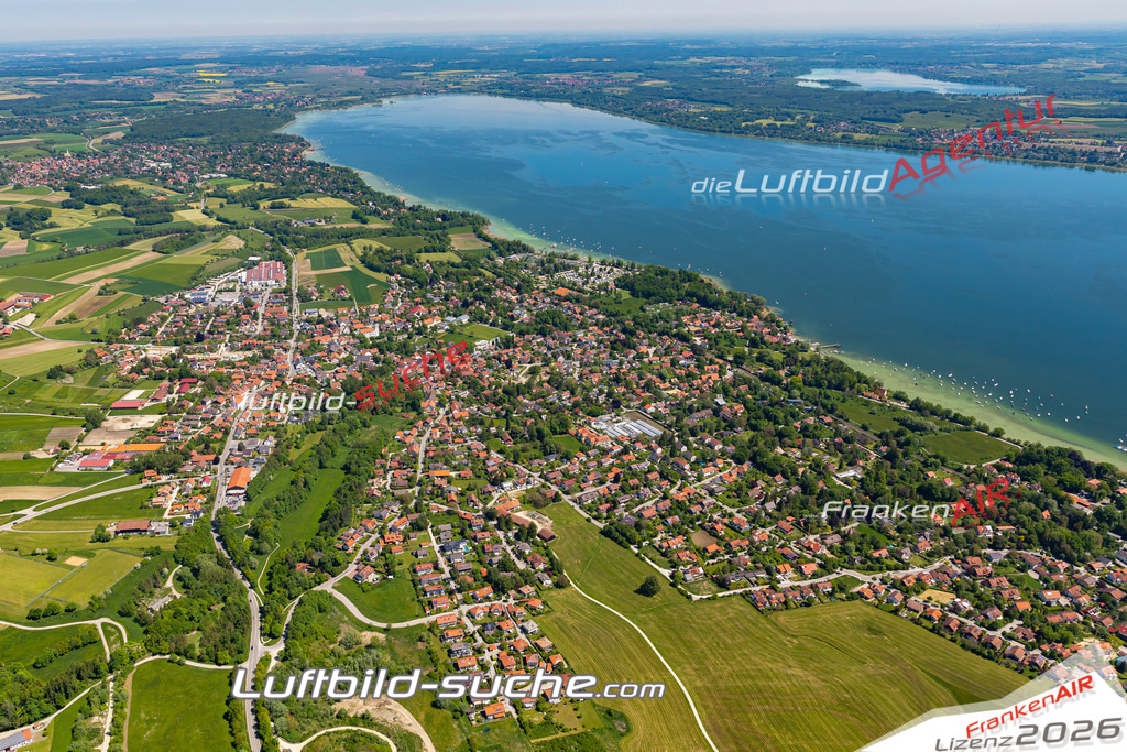 Aktuelles Luftbild von  utting-am-ammersee - Die Luftaufnahme wurde 2021 mittels UL-Flugzeug erstellt ( keine Drohne ) - hochauflösende Kamera-Systeme von  Canon -Beste Qualität - Für grossformatige Ausdrucke geeignet. Die Geschenkidee !