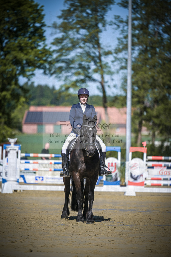 DOS_4209 | Entdecke hochwertige Reitturnierfotos von Foto Oger. Professionell, emotional und authentisch – jetzt Lieblingsmomente im Shop bestellen.Deutschlandweite Turnierfotografie. - Realisiert mit Pictrs.com
