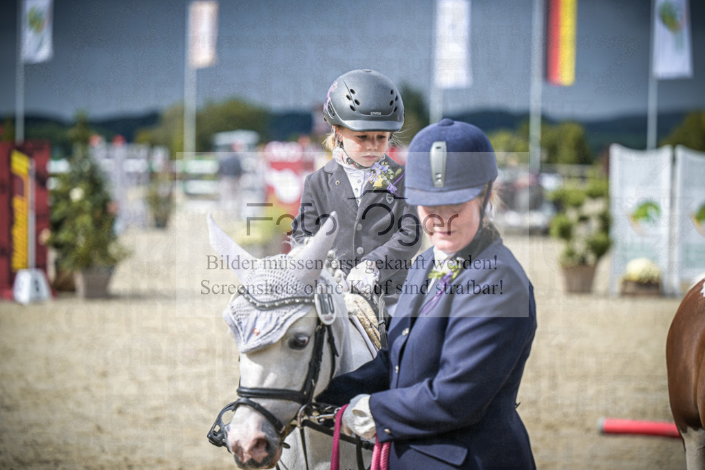 DOS_0397 | Entdecke hochwertige Reitturnierfotos von Foto Oger. Professionell, emotional und authentisch – jetzt Lieblingsmomente im Shop bestellen.Deutschlandweite Turnierfotografie. - Realisiert mit Pictrs.com