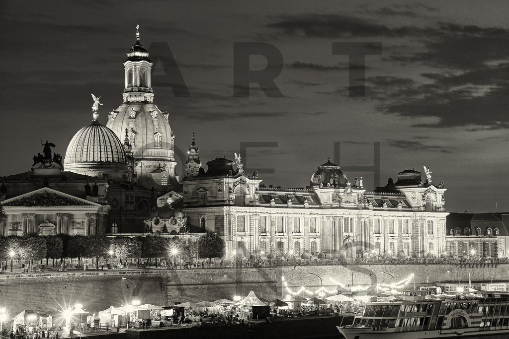 Ein Hans Fineart Original | Entdecke die Kunst von Hans Fineart - Fotografien für dein Zuhause. Verwandle deine Wände mit einzigartigen Kunstwerken und bringe die Schönheit der Welt in dein Leben. Bestelle jetzt und schaffe einen Ort der Inspiration und Eleganz.