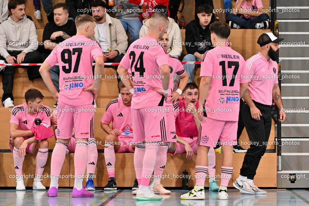 Carinthia Flamengo Futsal Club vs. Futsal Klagenfurt | #97 Leon Brisevac Carinthia Flamengo, #24 Zoran Vukovic Carinthia Flamengo, #17 Hasan Kupinic Carinthia Flamengo, Headcoach Carinthia Flamengo Ugur Koc, Carinthia Flamengo Futsal Club vs. Futsal Klagenfurt, Carinthia Flamengo Futsal Club vs. Futsal Klagenfurt am 01.12.2024 in Klagenfurt (Ballspielhalle Viktring), Austria, (Photo by Bernd Stefan)