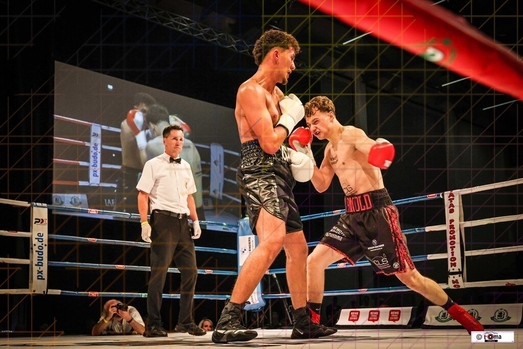 BoB 2026 Arnold vs. Faiz-31 | professionelle Sport- und Eventfotografie von Tomafocus – dynamische Bilder, emotionale Momente und hochwertige Aufnahmen für jeden Anlass. - Realisiert mit Pictrs.com