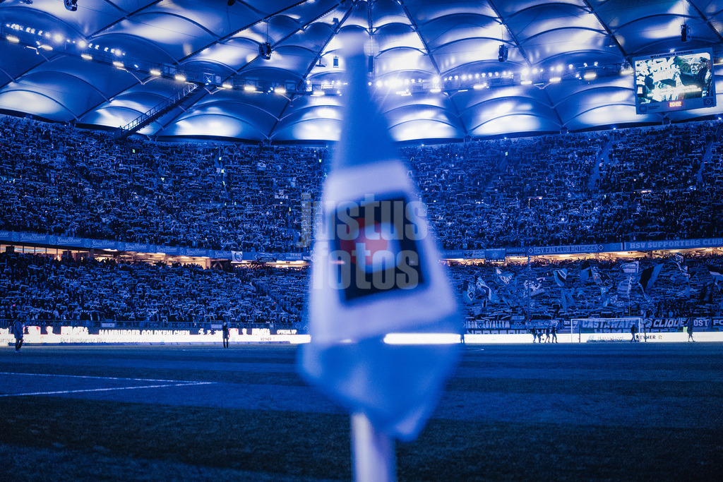 Fußball | Männer | Saison 2025/2026 | 1. Fußball-Bundesliga | 17. Spieltag | Hamburger SV vs. Bayer 04 Leverkusen | 04.03.2026 | Lichtershow vor dem Einlauf der Teams