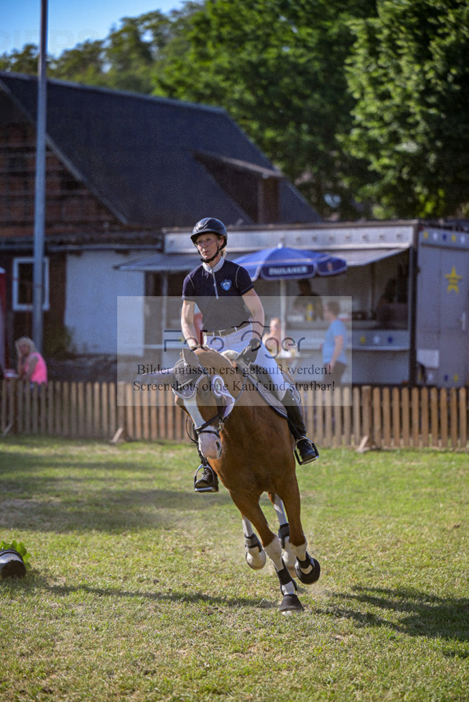 Reitturnier Voxtrup | Entdecke hochwertige Reitturnierfotos von Foto Oger. Professionell, emotional und authentisch – jetzt Lieblingsmomente im Shop bestellen.Deutschlandweite Turnierfotografie. - Realisiert mit Pictrs.com
