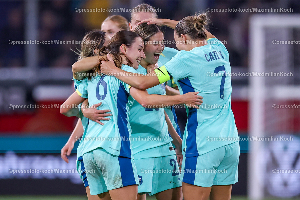 DFB28102401026 | 28.10.2024, Fußball Länderspiel Frauen, Deutschland - Australien, Schauindland-Reisen-Arena Duisburg, Saison 2024 2025: Torjubel nach dem Ausgleich zum 1:1 durch Kyra Cooney-Cross (AZN #23)